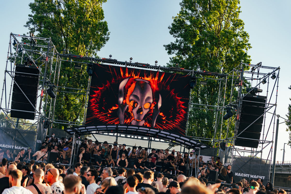 Loading... just a sec